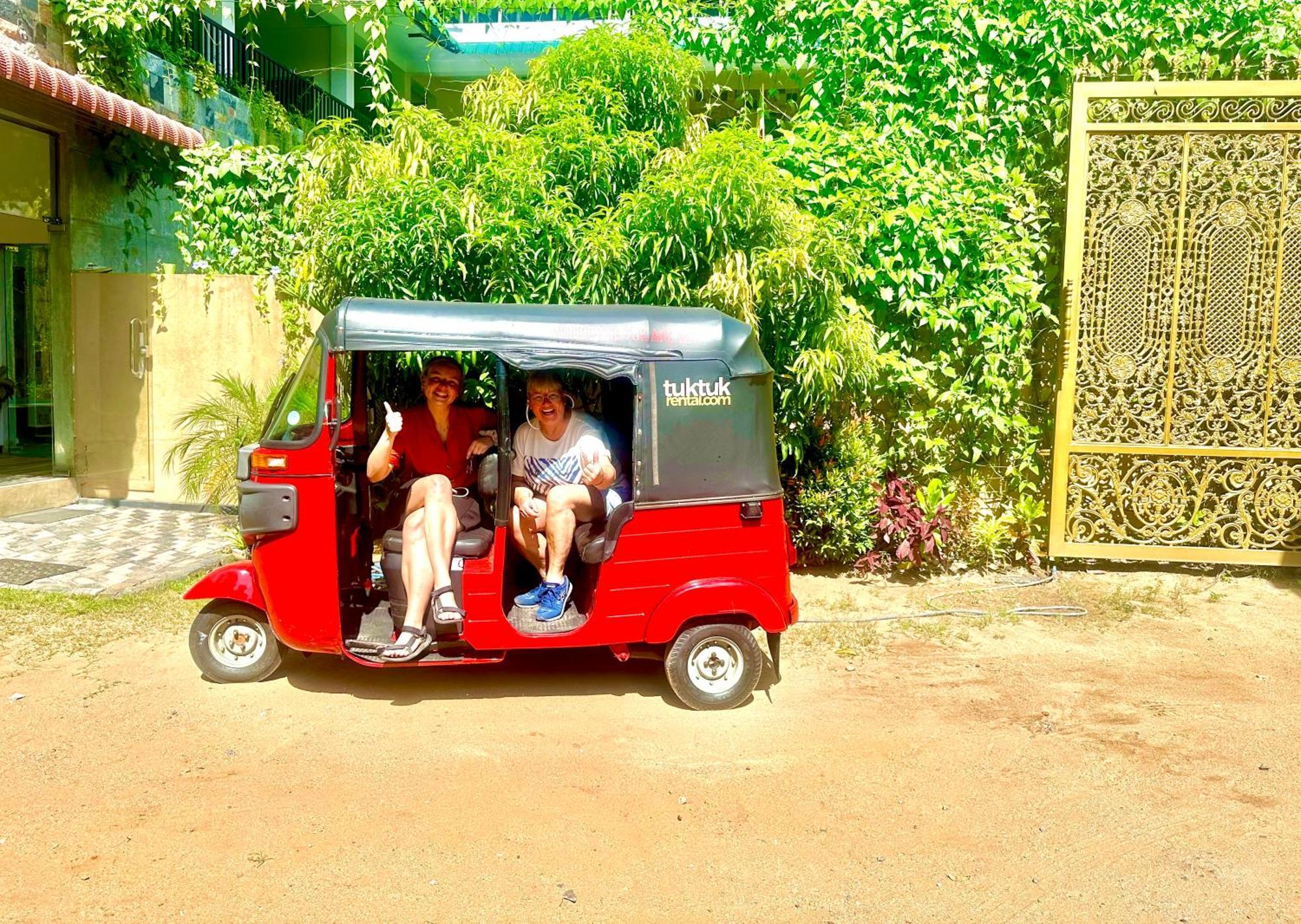 St Claire'S Green Negombo Hotel & Hostels Exterior foto